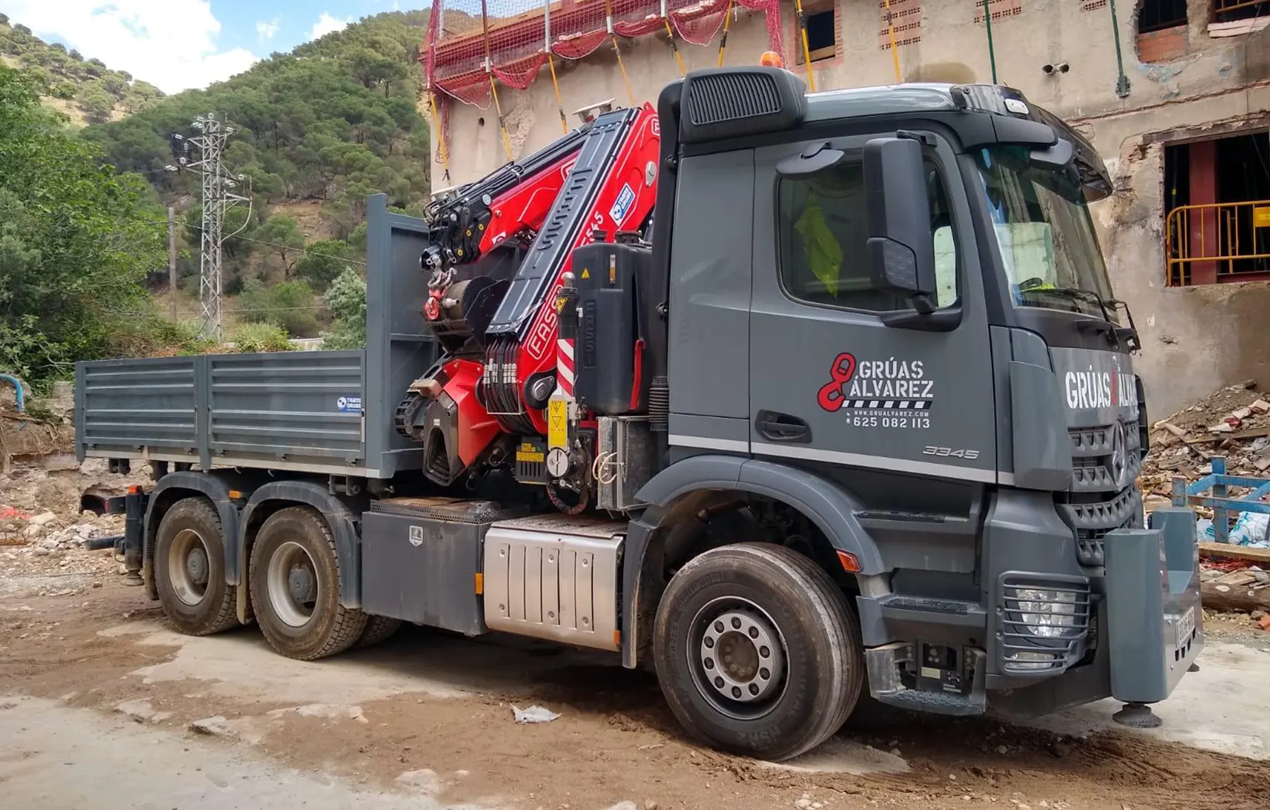ideafondo2 Servicio especializado de grúas en Barcelona