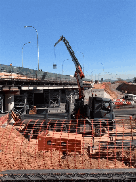 Tráilers y camiones grúa Barcelona | Grúas Álvarez Tráilers y camiones grúa Barcelona | Grúas Álvarez